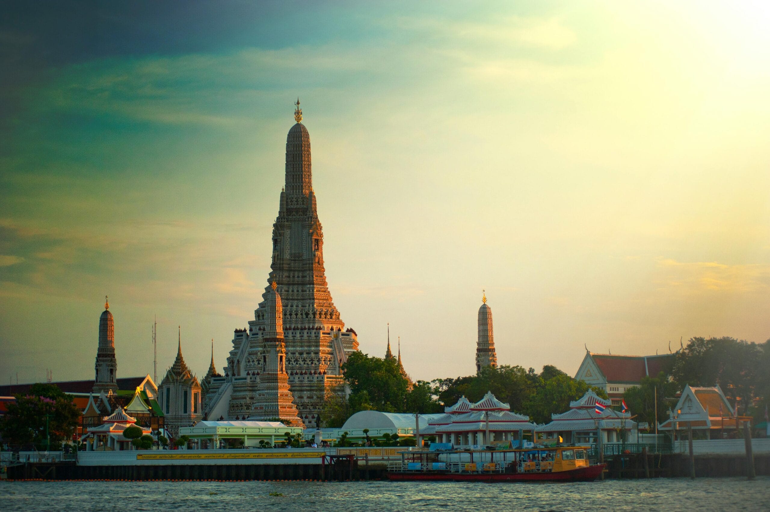 Wat Arun scaled