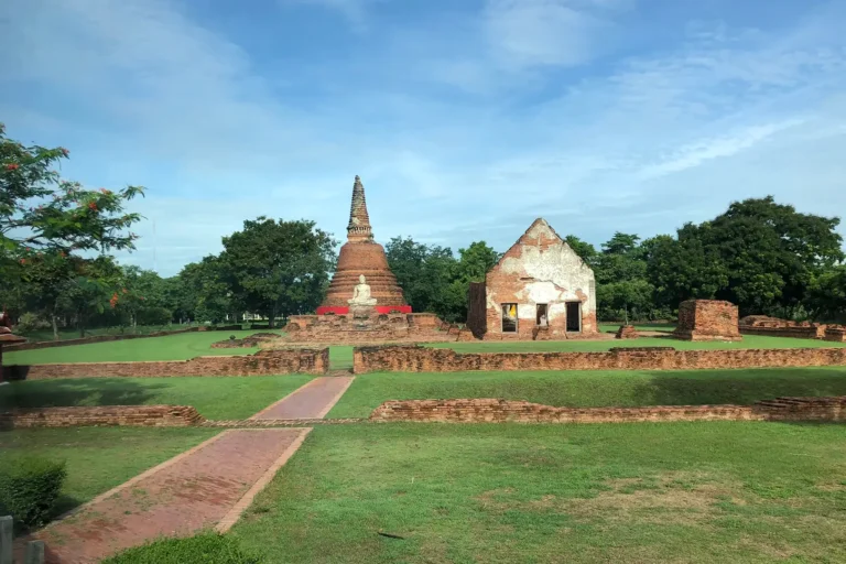 Bangkok et le Centre 20 Stupa et vestiges en briques du parc historique d'Ayutthaya, ancienne capitale du Siam classée UNESCO