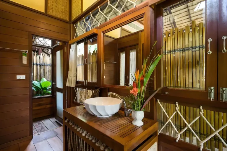 La Thaïlande au fil de l'eau 35 floating-house-river-kwai-05